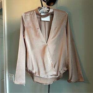 NWT SEEK BY LF
V-NECK POPOVER BLOUSE